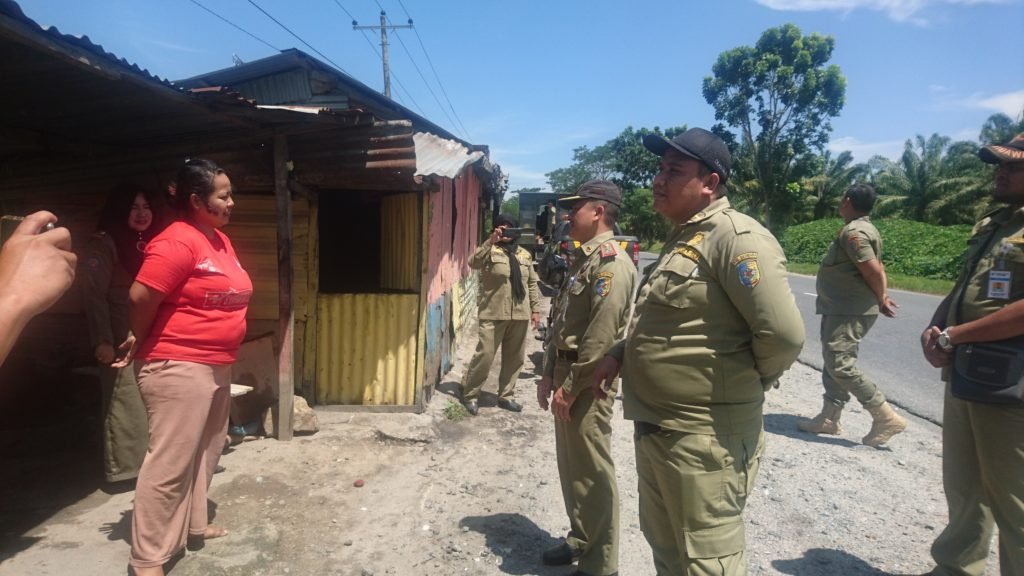 Tunggu Revisi RTRW, Warung Pinggir Jalan Masih Diberi Toleransi