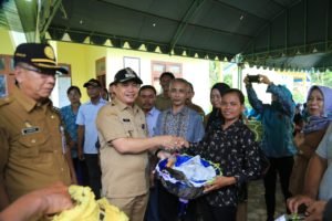 8 Poktan Terima Bantuan Dari Pemkab Batubara