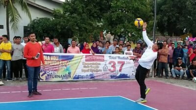 Buka Turnamen Voli, Bupati Meyakini Olahraga Mencegah Pengaruh Narkoba
