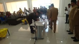 Lantik 13 Pejabat, Bupati Bilang 6 Bulan Tidak Bisa Bekerja Copot