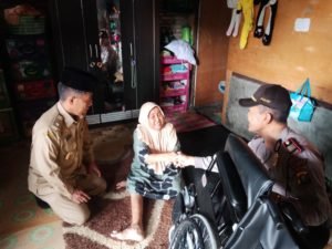 Kapolres Batubara Bantu Kursi Roda Penderita Lumpuh