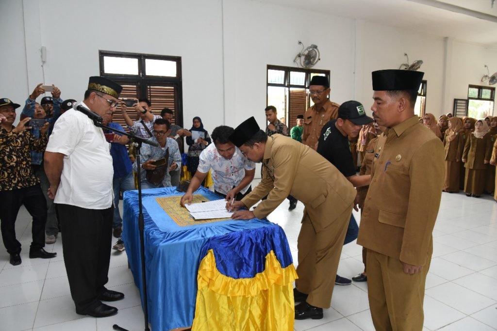 Lantik 240 Ka UPTD SMP dan SD, Ini Pesan Bupati