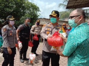 Kapolres Batubara  Berikan Sembako Kepada Pendeta dan Pimpinan Gereja