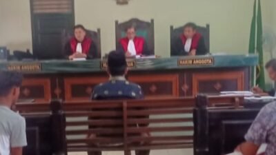 Jadi Terdakwa Ijazah Palsu, Bupati Zahir Didesak Copot Kades Lubuk Hulu