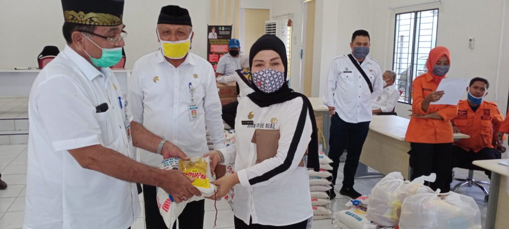 Peduli Sesama, Pemkab Batubara Salurkan Beras Untuk 1500 TKS Honorer