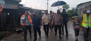 Kapolres Bersama KSJ di Desa Suka Maju, Bantu Korban Puting Beliung