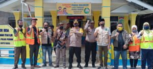 Di Desa Tanah Itam Ilir, Kapolres Bersama KSJ Bagi Paket Sembako