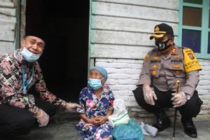 Bupati Bersama Kapolres Besuk Penderita Lumpuh dan Stroke