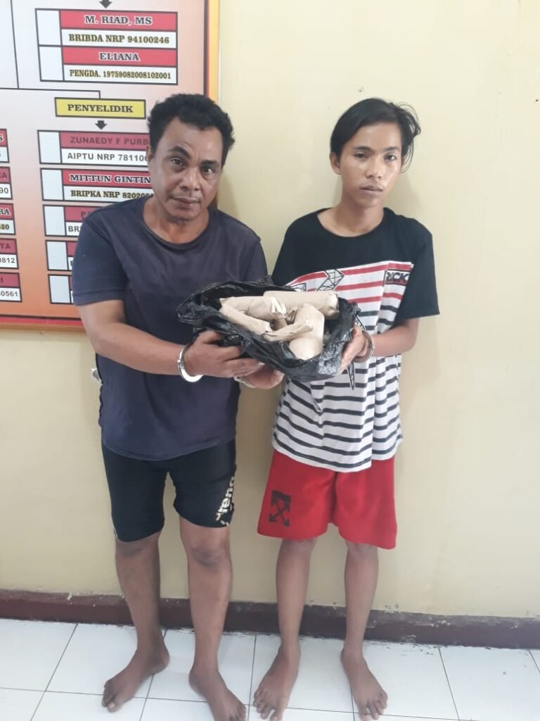 Tangkap 2 Pengedar Ganja, Ratusan Warga Halangi Polisi