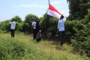 Buat Upacara Bendera di Pulau Salah Namo, IMABARA Merdekakan Indonesia Dari ‘Sampah’
