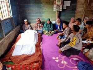 Buruh Upahan Sawit Tersengat Listrik Saat Panen