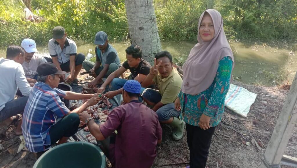 Gelar Doa Bersama, Ditangan Pindawaty Desa Kapal Merah Bersih