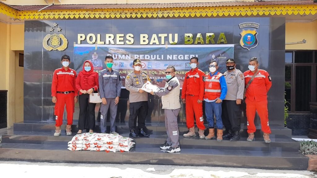 Vendor Jalan Tol Bantu 200 Zak Beras ke KSJ