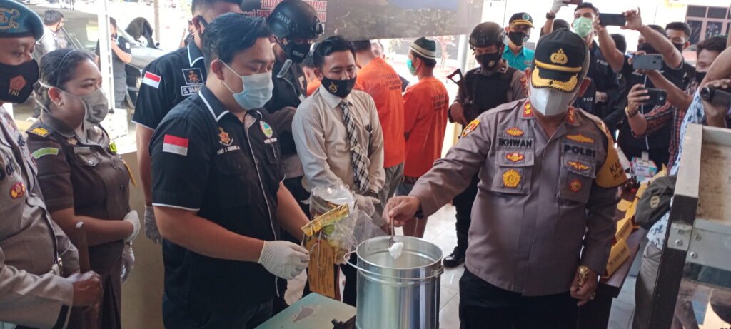 Musnahkan 968 Gram Sabu dan 777,98 Gram Ganja Dari 20 Tersangka di Batubara