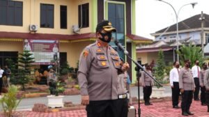 Kapolres Batubara Bagi Suplemen Anggota Masa Pandemi Covid-19
