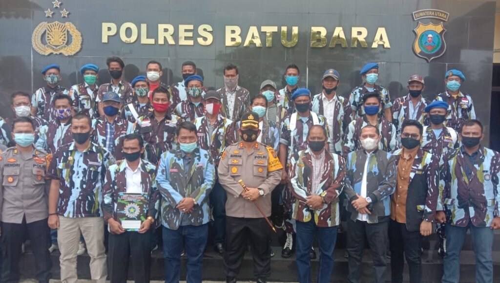 Temui Kapolres Batubara, DPD IPK Beri 200 Karung Beras ke KSJ