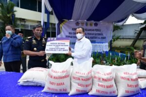 Bupati Batubara Terima Hibah 7.425 Beras