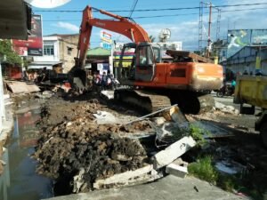 Lapak Dagangan Di Bongkar, Para Pedagang Minta Pemerintah Siapkan  Lahan Baru