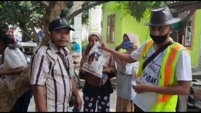 Peduli Masa Pandemi, Bupati dan Kapolres Bagi Beras di Desa Sukaraja Batubara