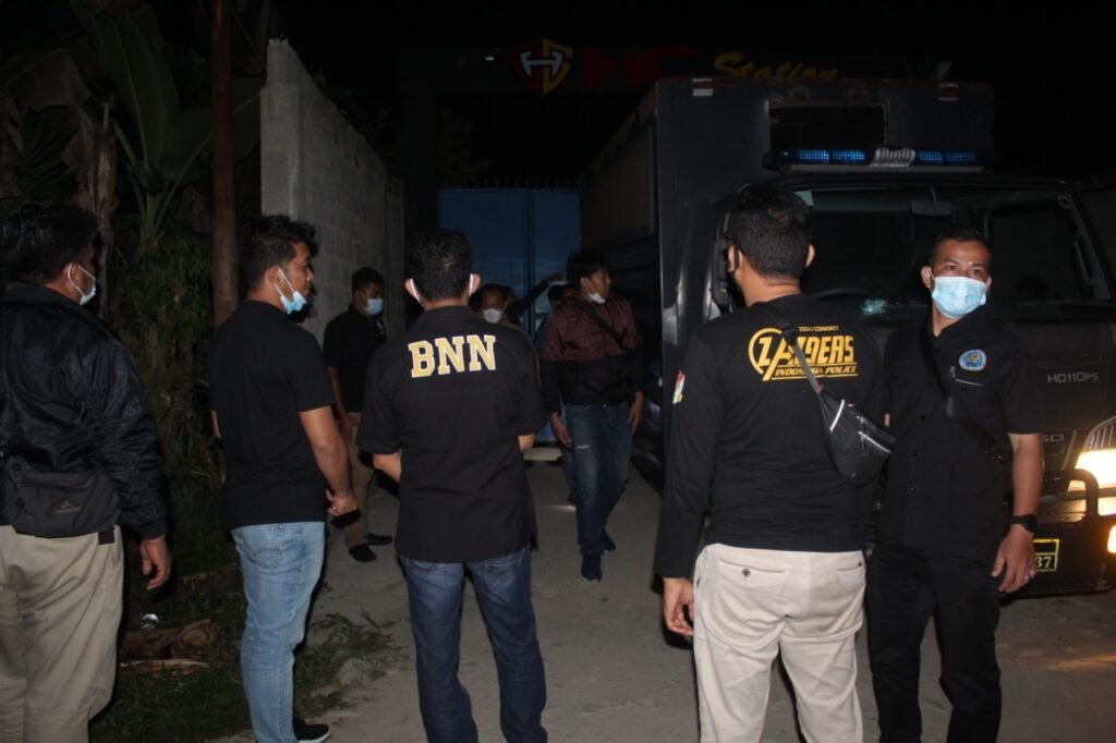 Polres dan BNNK Labura Grebek Hans Station, 7 Orang Karyawan Diamankan