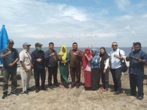 Ketua DPRD Labura Tinjau Desa Teluk Pulai Dalam Yang Abrasi