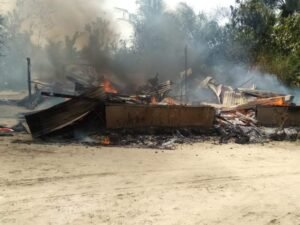 Rumah Semi Permanen Rata Tanah Dilahap Api