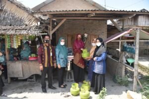 UMKM Kuliner Desa Nenas Siam Batubara Terima Bantuan