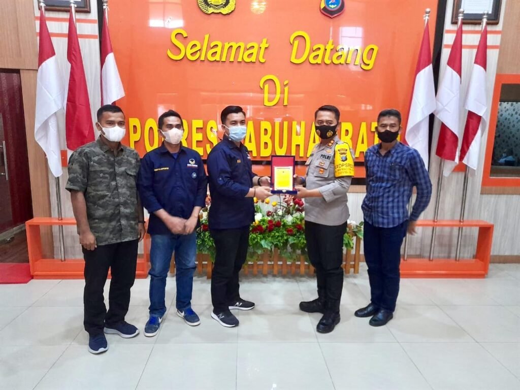 Nasdem Labura Beri Penghargaan Kapolres Labuhanbatu