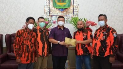 Bupati Terima Donasi Bela Palestina dari MPC PP Labura