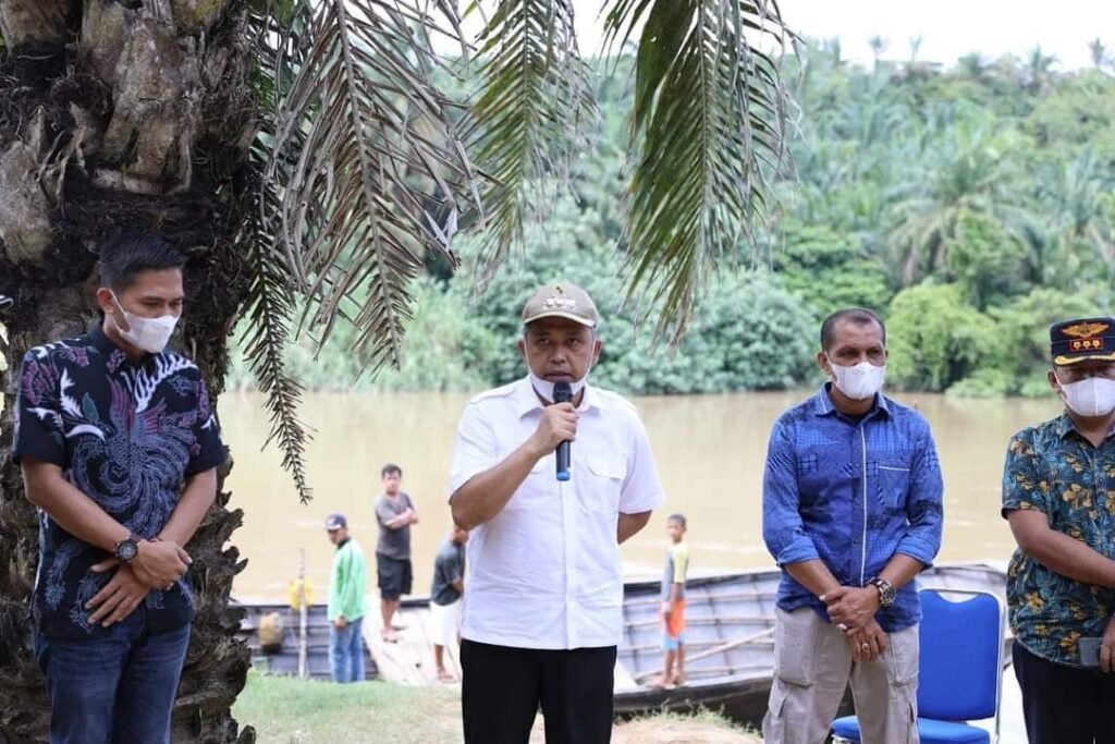 Pj Bupati Labusel Tinjau Desa Rasau