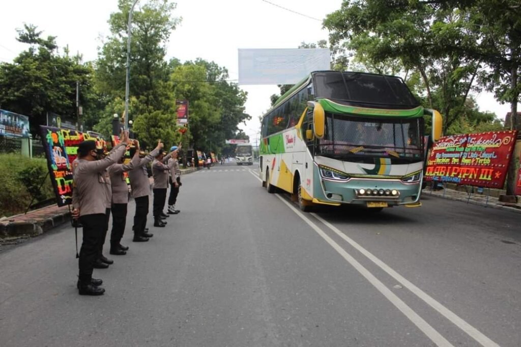 Kapolres Labuhanbatu Lepas Dua SSK Brimob
