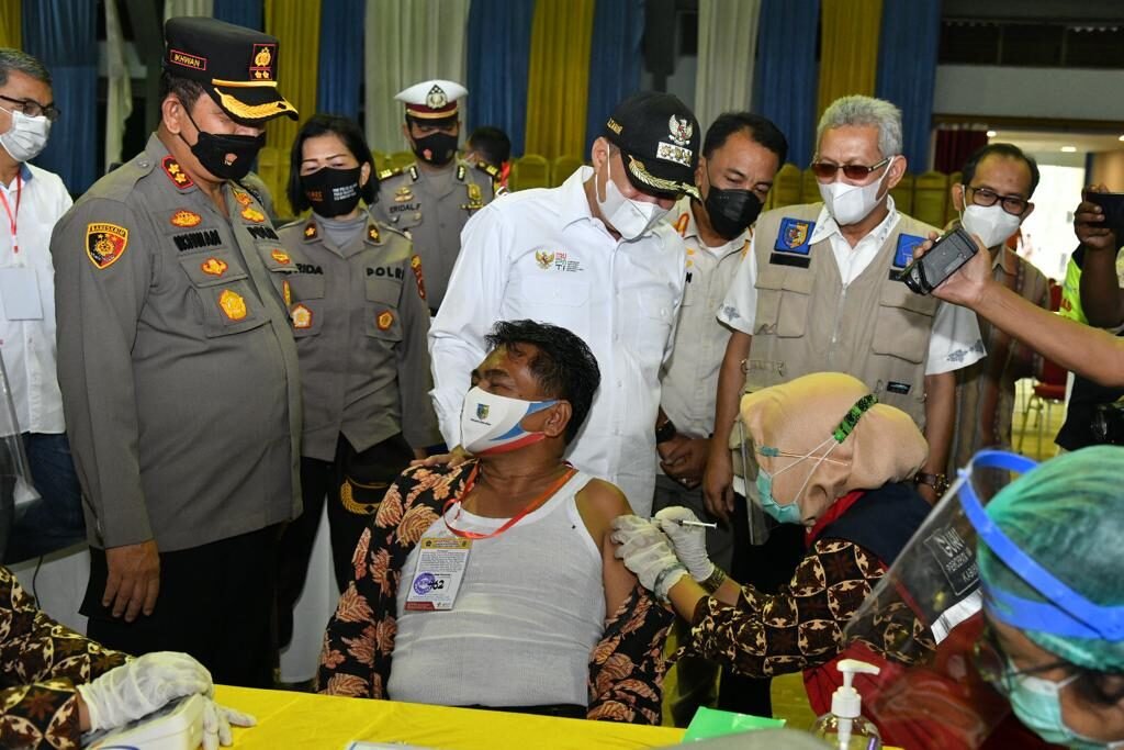 Pantau Vaksinasi Massal, Bupati dan Kapolres Batubara Mau Program Sukses