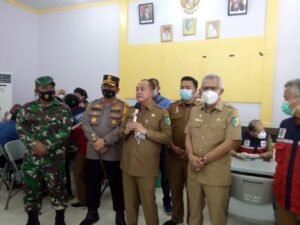 Sinergi Forkopimda Sukses Vaksin Lansia di Air Putih