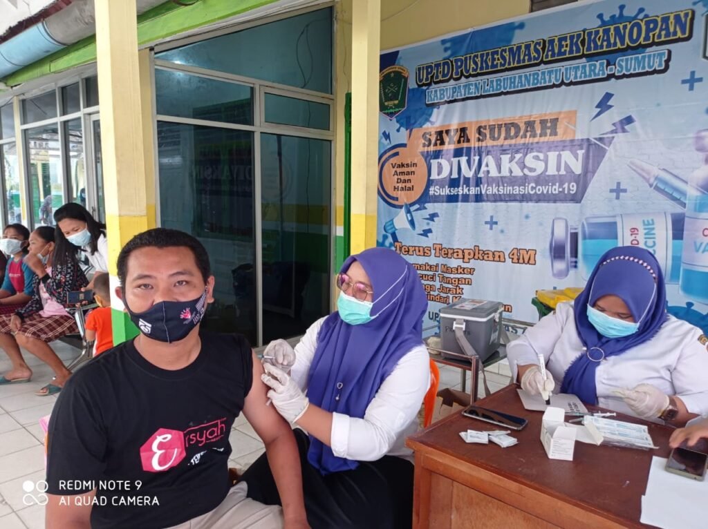 Insan Pers Labura di Vaksinasi