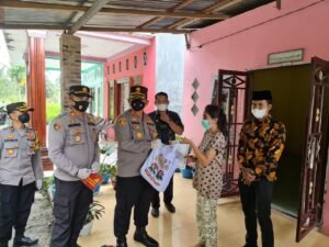 Kapolres Batubara Perhatikan Pasien Covid-19 Isolasi Mandiri