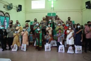 Bansos Kapoldasu Diberikan Kapolres Batubara ke GKPI Lima Puluh