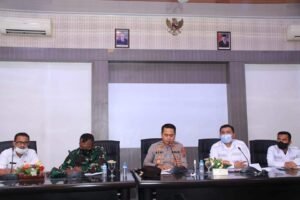 Forkopimda Rapat Monitoring Satgas Covid-19 di Labura