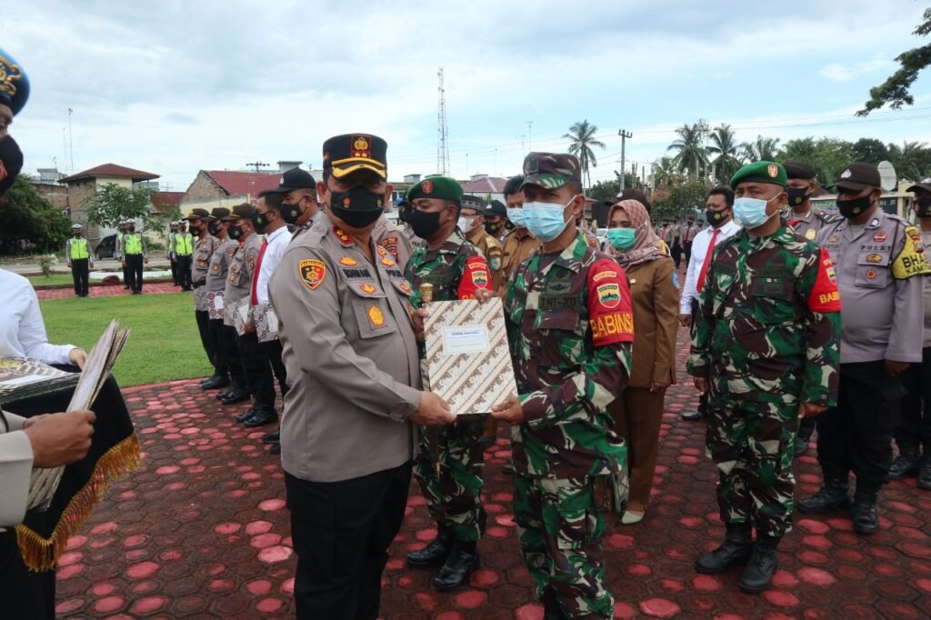 Polres Batubara Beri Reward Personil TNI-Polri Berprestasi