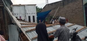 Dihantam Puting Beliung, Rumah di Desa Ujung Kubu Rusak