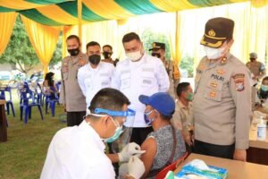 Bupati Labura Bersama Wabup dan Kapolres Labuhanbatu Cek Vaksinasi