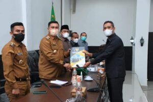 Ranperda Pertanggung Jawaban APBD 2020 Labura Disahkan