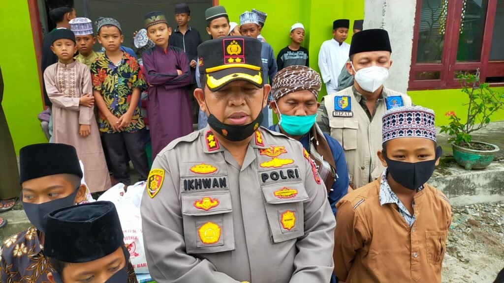 Polres Batubara Baksos di Pesantren, Sambut Hari Bhayangkara ke-75