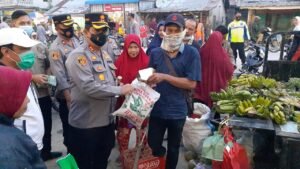 Kapolres Batubara Himbau Pedagang Pasar Tanjung Tiram Tertib