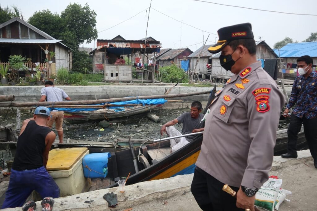 Dua’fa, Anak Yatim dan Nelayan Pagurawan Dapat Beras Kapolres Batubara
