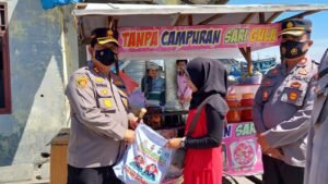 Kapolres Batubara Salurkan Bansos Kapoldasu