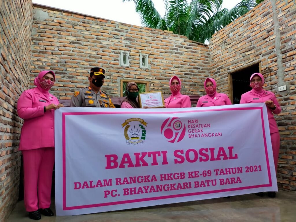 Kapolres Bersama Bhayangkari Cabang Batubara Kunjungi Korban Puting Beliung