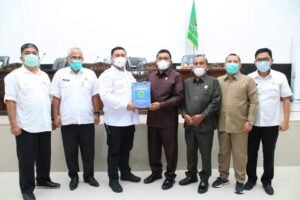 Bupati Labura Serahkan RPJMD 2021-2026