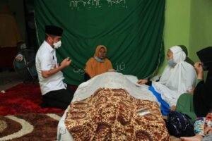H Samsul Tanjung Layat ke Rumah Duka Mantan Wabup Labura