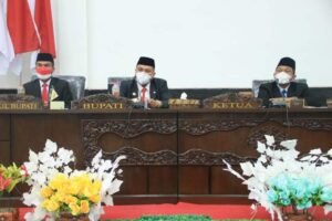 Paripurna Mendengarkan Pidato Presiden RI di Labura