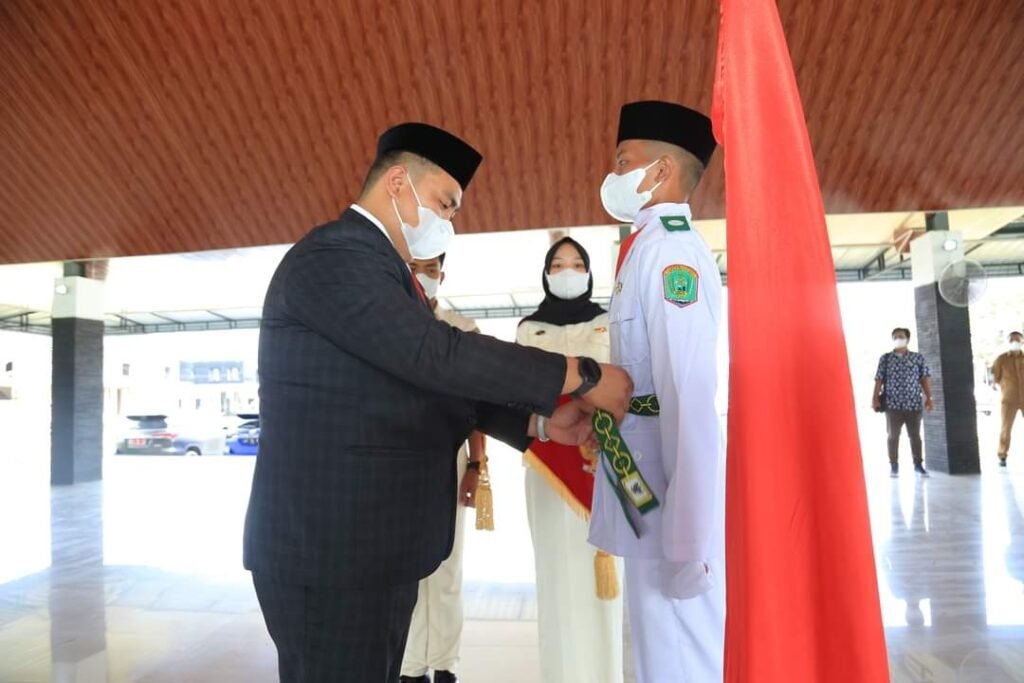 Bupati Kukuhkan Paskibra Labura